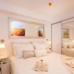 Perfect Downtown A217 Apartment *