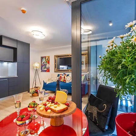 Perfect Downtown A217 Apartment *