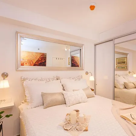 Perfect Downtown A217 Апартаменты *