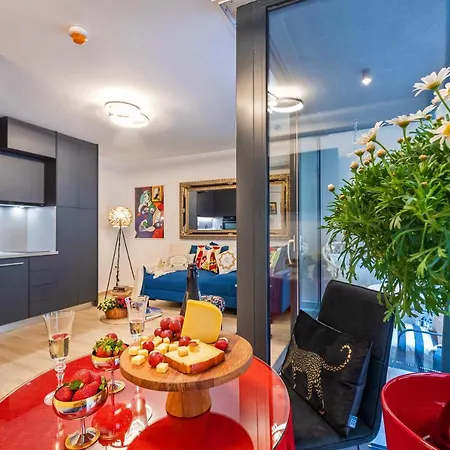 Perfect Downtown A217 Apartment *