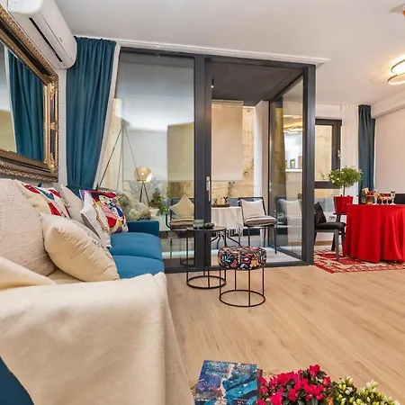 Perfect Downtown A217 *