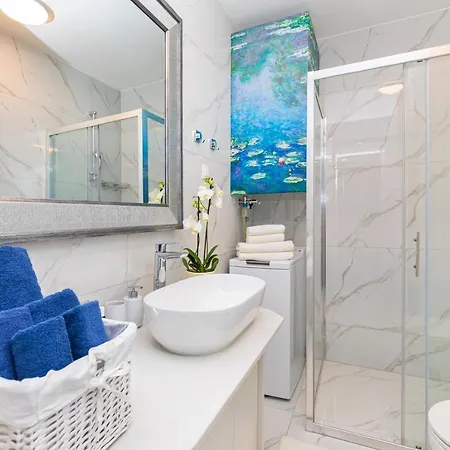 Perfect Downtown A217 *