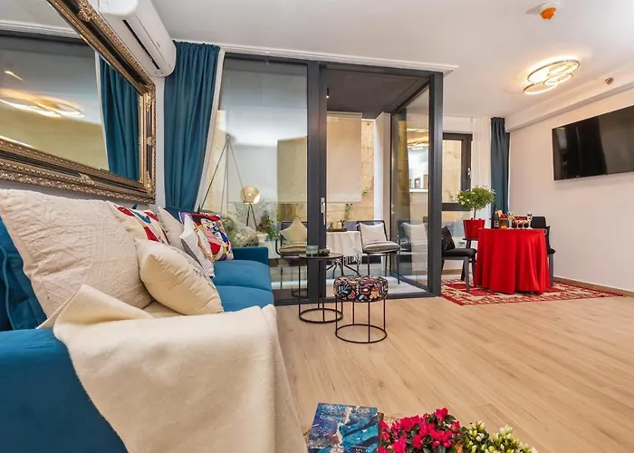 Perfect Downtown A217 *